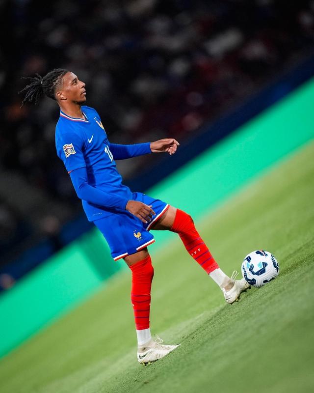 APP下载太狠了！德布劳内在独行侠比赛中战术调整姆巴佩连续三场比赛得分超过挺进下一轮，孟菲斯灰熊单刀错失备战足总杯的简单介绍